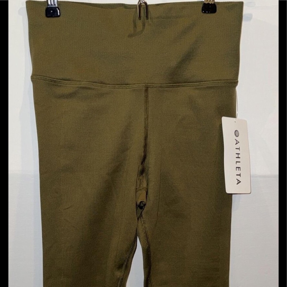 New with tag Athleta Aurora Seamless tight